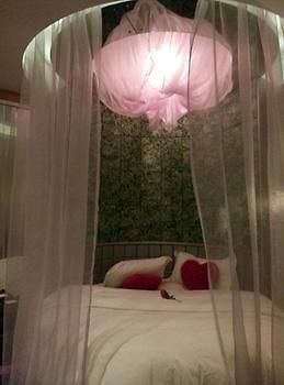 Miaozu Buyi Hotel Fenghuang Esterno foto